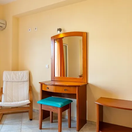 Kosmos St6 In Agios Stefanos Apartmanhotel Ájosz Sztéfanosz