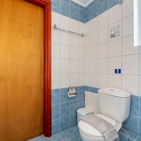 Apartmanhotel Kosmos St6 In Agios Stefanos 4*