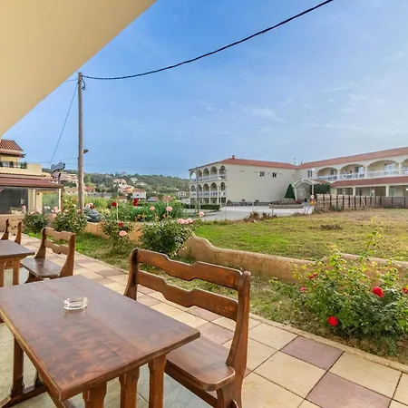 Apartmanhotel Kosmos St6 In Agios Stefanos Ájosz Sztéfanosz